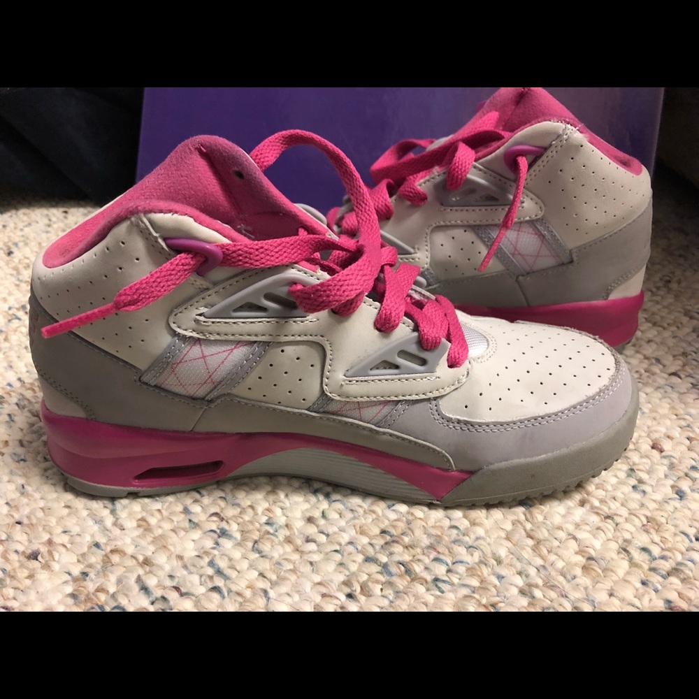 Nike’s - Picture 3 of 4